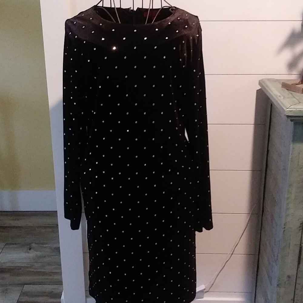 Ladies black velvet w rhinestone lined dress - Picture 3 of 4